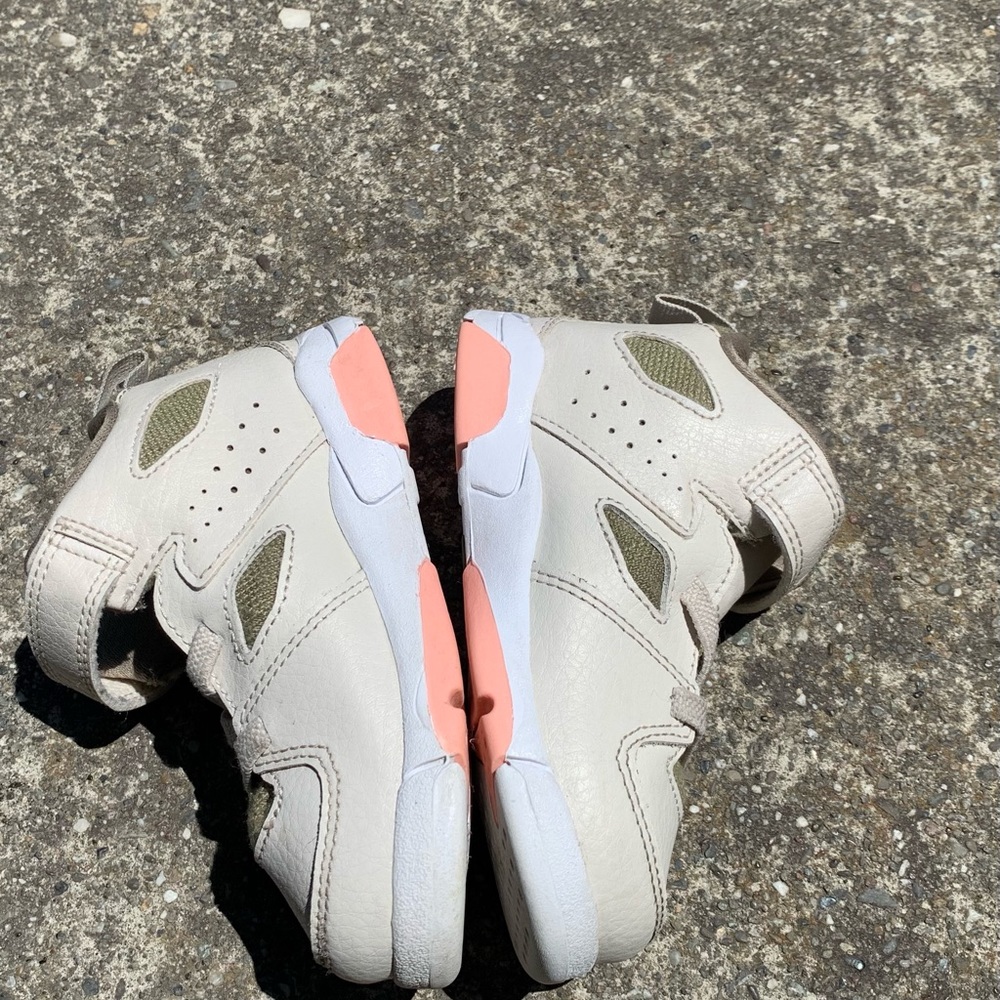 Toddler Jordan shoes Velcro strap